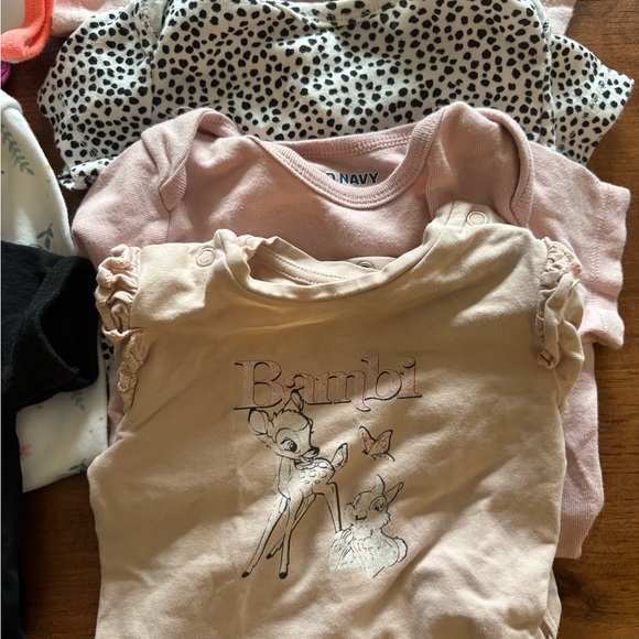 💥Buy 2 Get 1 Free💥 Assorted Baby Onesies Set - Picture 2 of 5